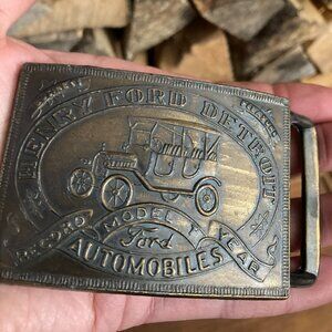 Henry Ford Detroit Automobiles Record Model T Year collectible belt buckle autos
